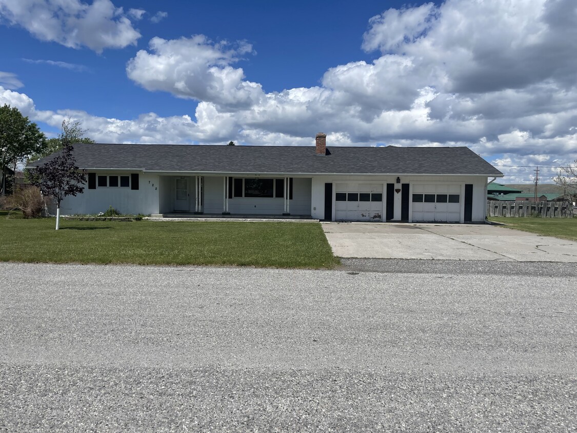 Primary Photo - 722 E 7th Ave