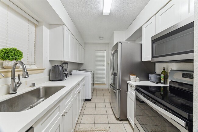 Foto del edificio - 11201 Lynbrook Dr