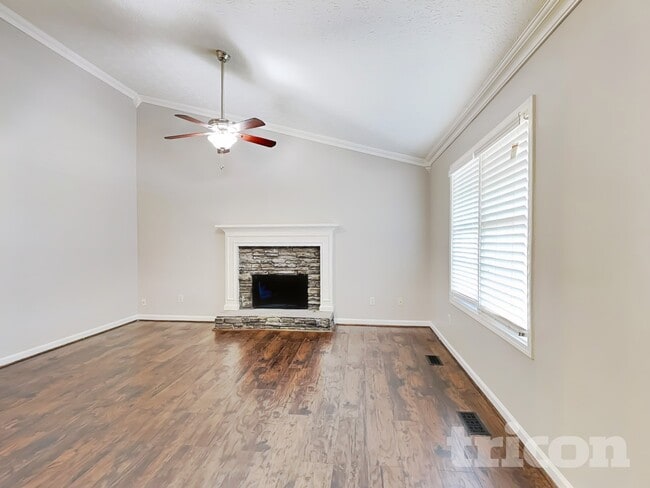 Building Photo - 206 Blake Dr