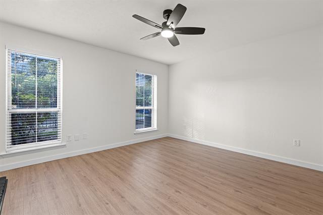 Foto del edificio - 7510 Holly Hill Dr
