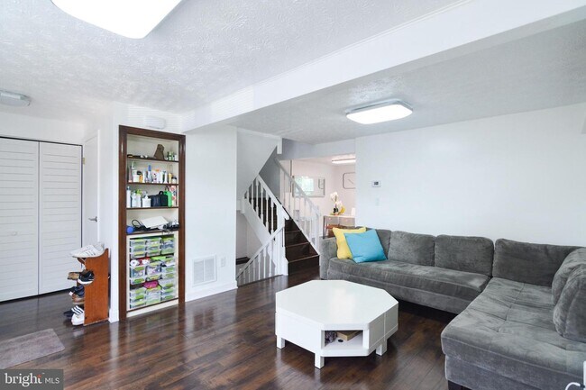 Building Photo - 8223 Styers Ct