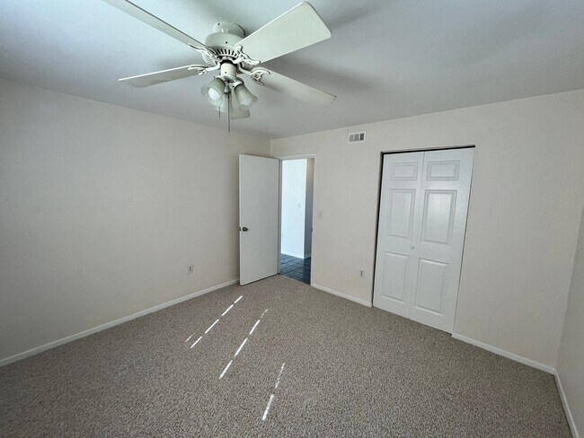 Foto del edificio - 2244 Shelby Dr