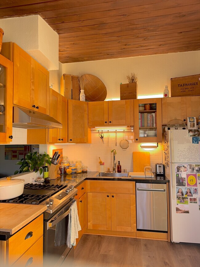 Foto del edificio - 2075 Thomas Ave