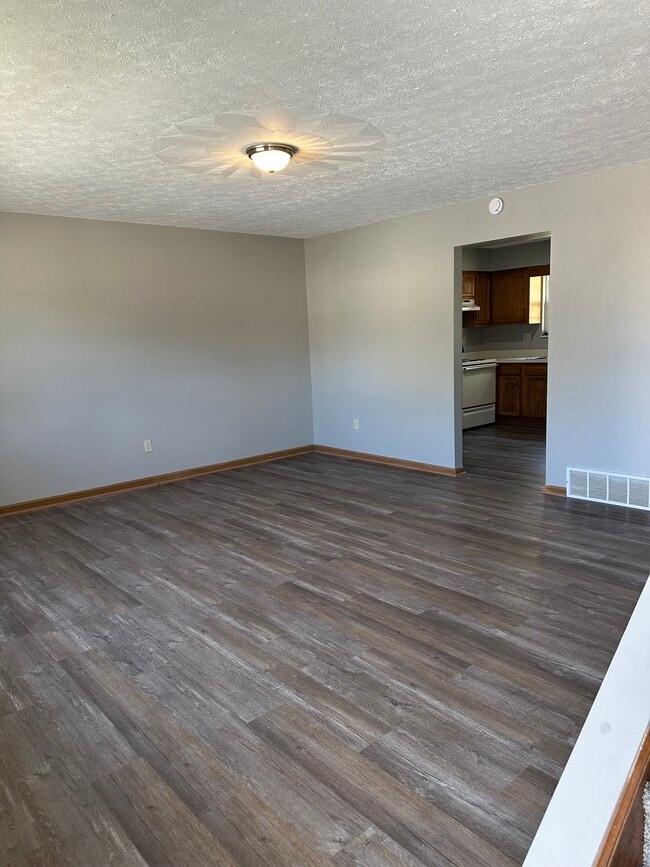 Building Photo - 107 Greenbrier Hls