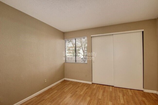 Foto del edificio - 5757 W Eugie Ave