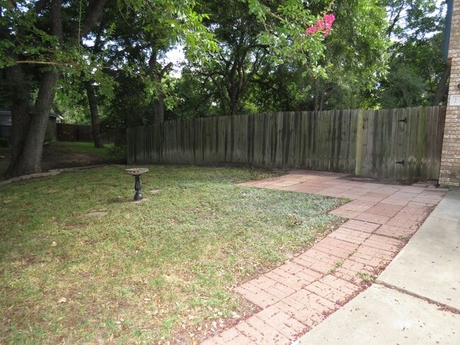 Building Photo - 2308 Darwin Cir