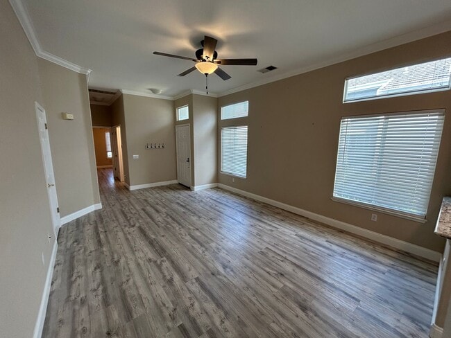 Building Photo - 460 Winesap Dr