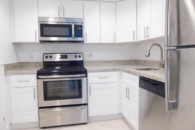 Building Photo - 800 West Ave