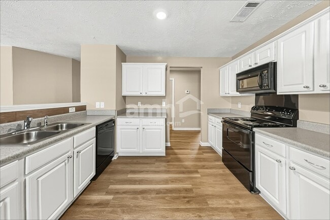 Building Photo - 424 Elderberry Way