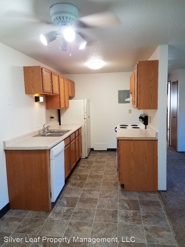 Primary Photo - 1818-1010 11th Ave N