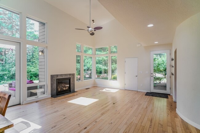 Building Photo - Brand New 4-Bedroom Home in Forest Park – ...