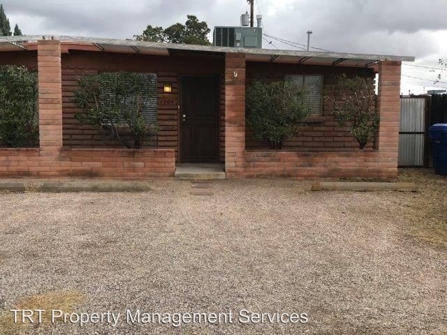 Primary Photo - 1304-1306 N Roberts Way