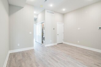 Building Photo - 1206 N 24th St