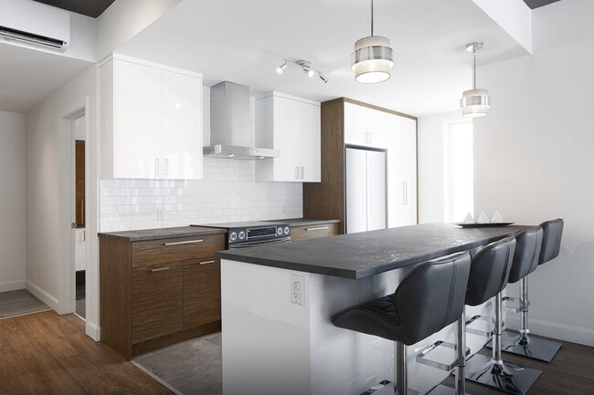 Building Photo - La Cité M