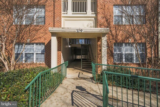 Building Photo - 109 Timberbrook Ln