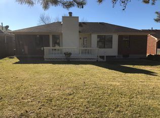 Building Photo - Beautifully Renovated 3 Bedroom 2 Bath Hou...