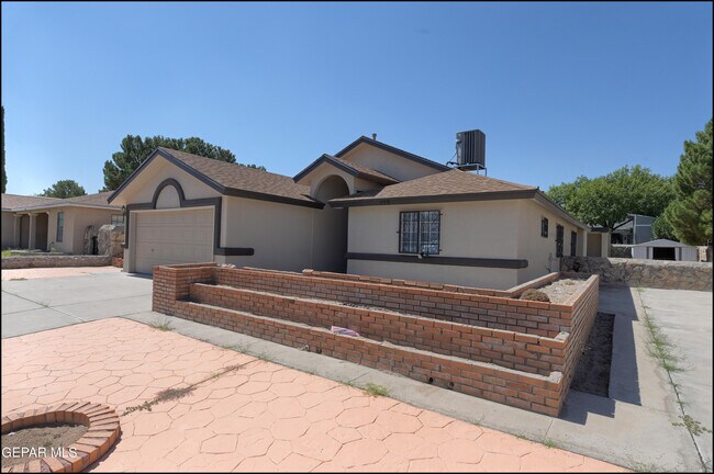 Foto del edificio - 129 Torrey Pines Dr