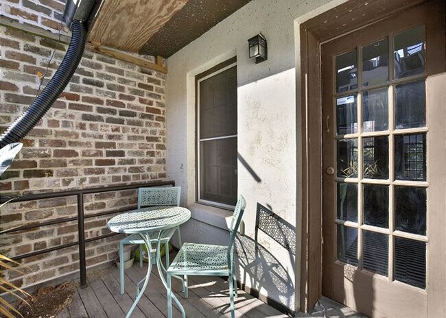 Foto del edificio - 120 E Charlton Ln