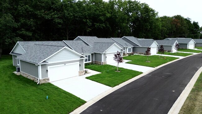 Foto del edificio - 2130 Carriage Hill Cir