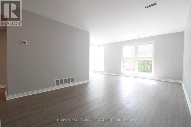 Photo du bâtiment - 1424 Bayview Ave