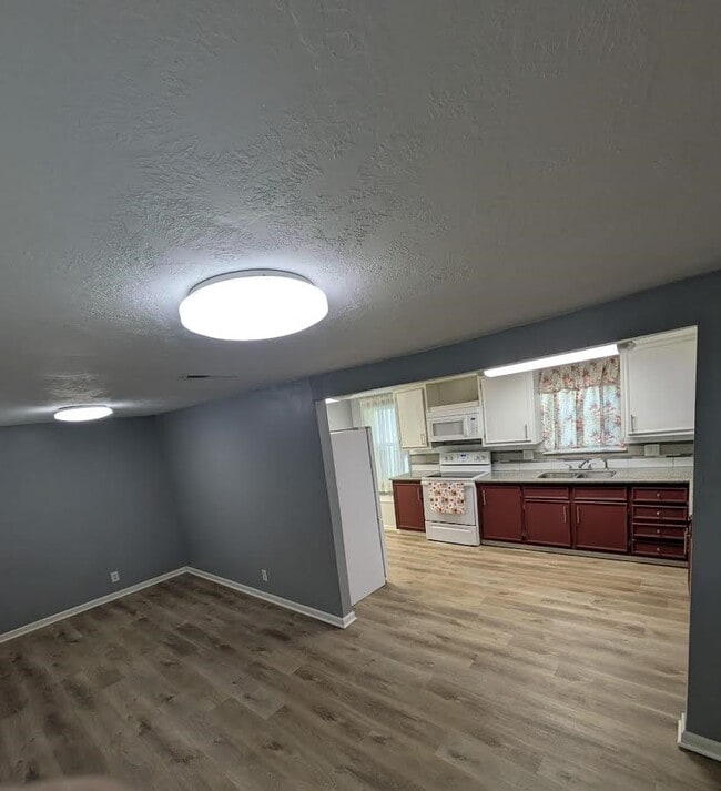 Building Photo - 171 Bayberry Dr