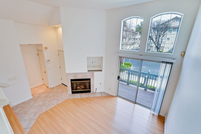 Building Photo - Amazing Floor Plan Multi Level Townhome in North San Jose @ California Northpointe