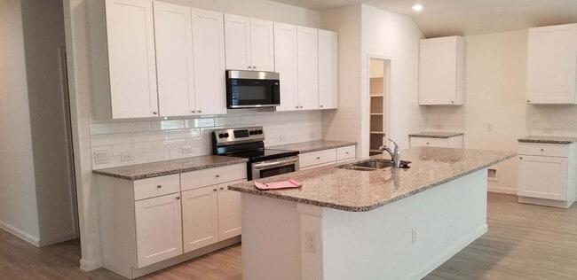 Building Photo - 2700 San Martin Ln