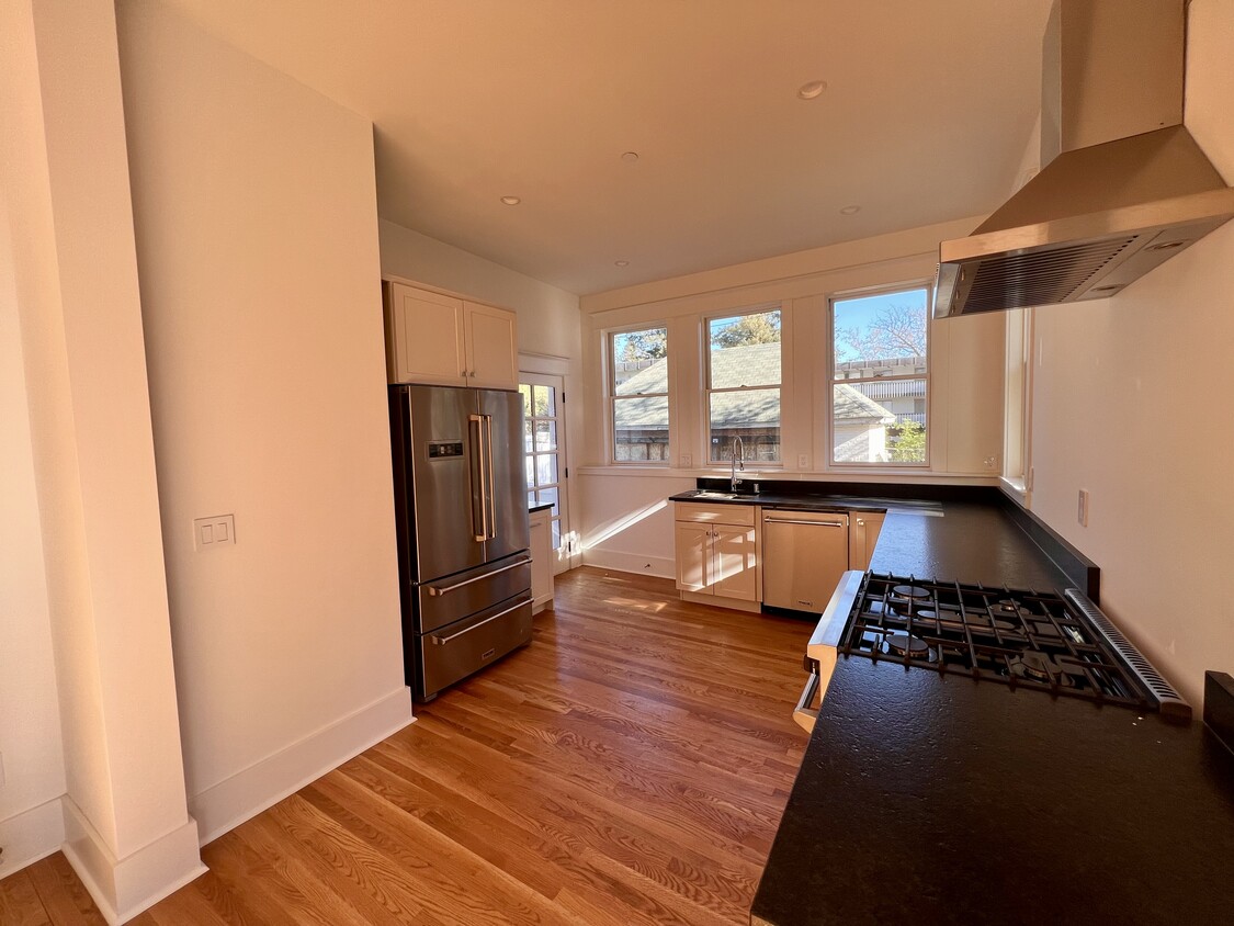 Foto principal - 2222 W 2nd Ave