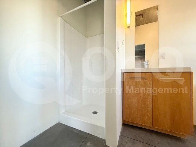 Building Photo - 675 S Roosevelt St