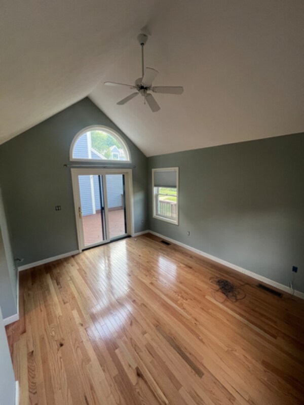 Primary Photo - 49 Spinnaker Way