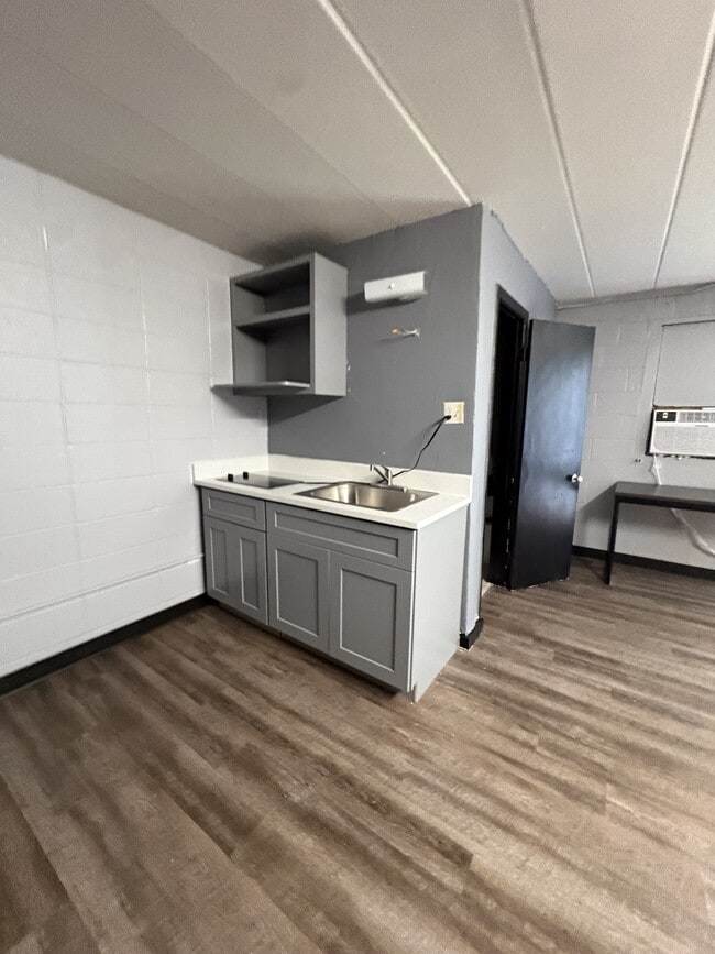 Photo - 711 Pasadena Fwy Apartment