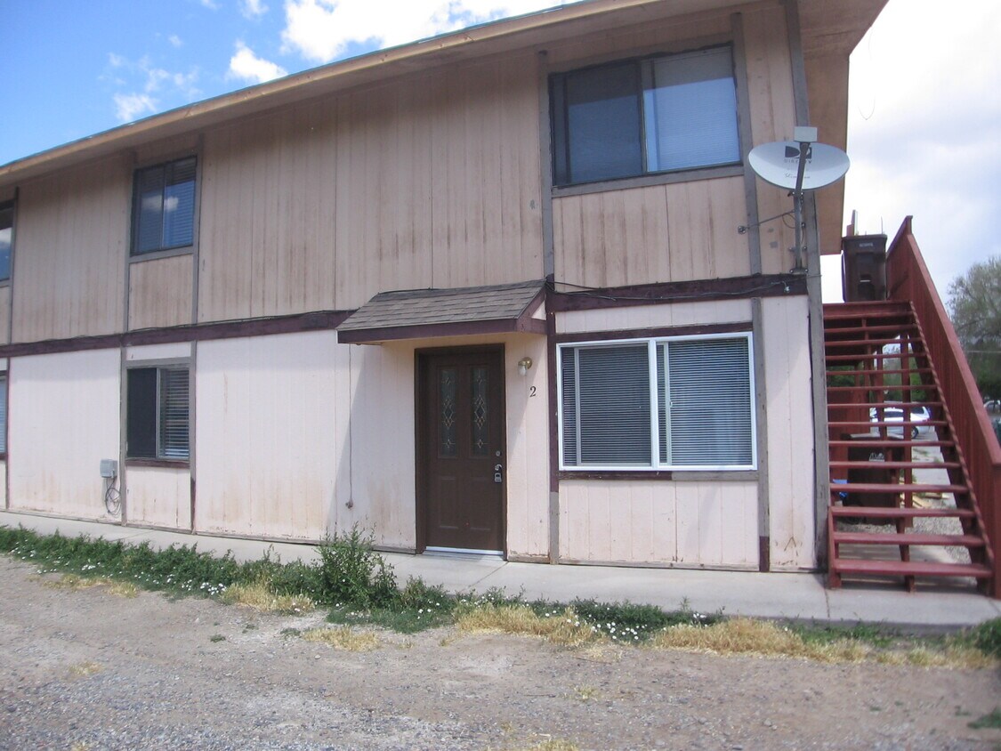 Primary Photo - 521 Pauline St