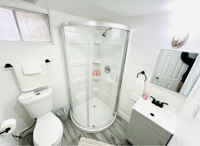 Foto del edificio - 6110 Lee St