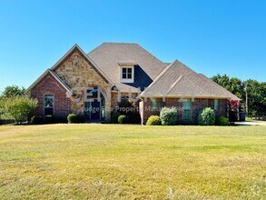 Building Photo - 107 Oakmont Dr