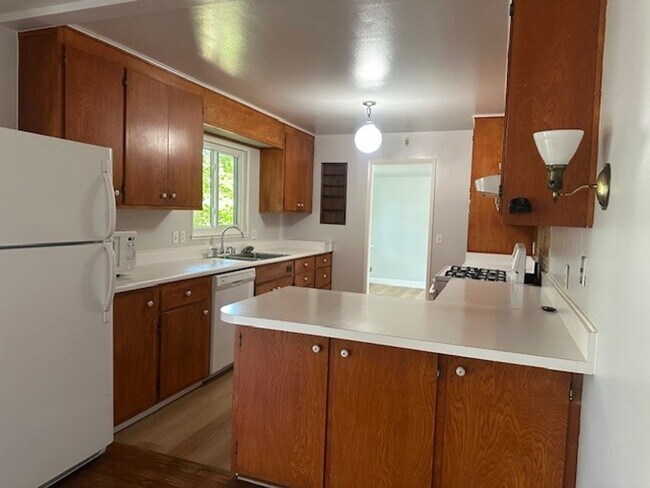 Foto del edificio - Nice 2-Story Single Family Home With Offic...