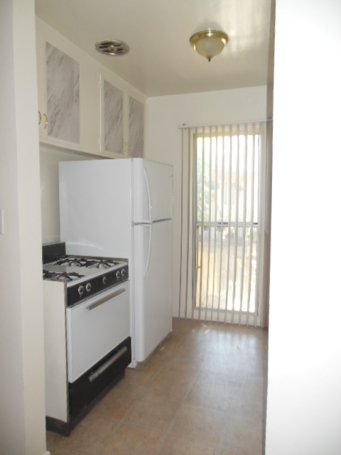Building Photo - 2131 N Cahuenga Blvd