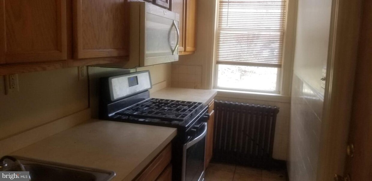 Primary Photo - 204 W 28th St