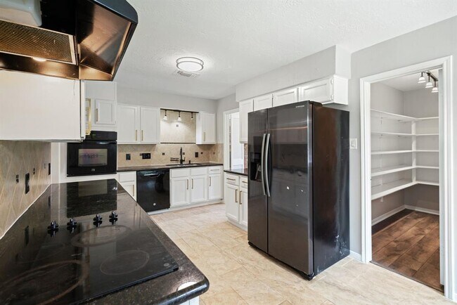 Foto del edificio - 801 Thornwood Dr