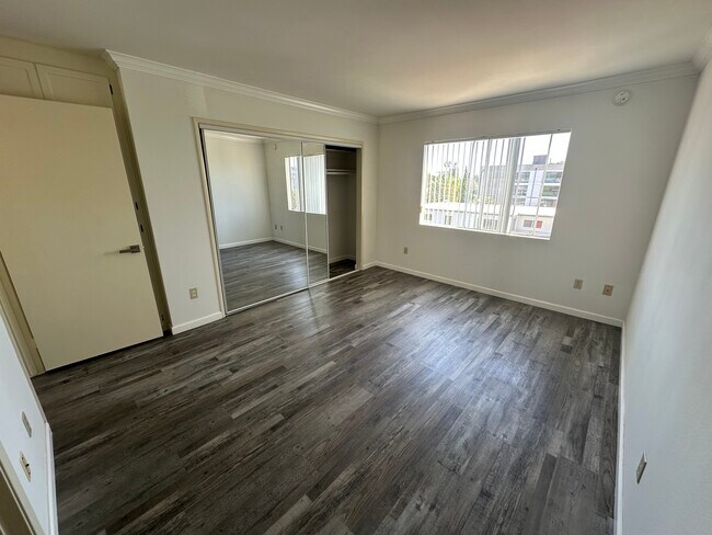 Foto del edificio - 4230 S Centinela Ave