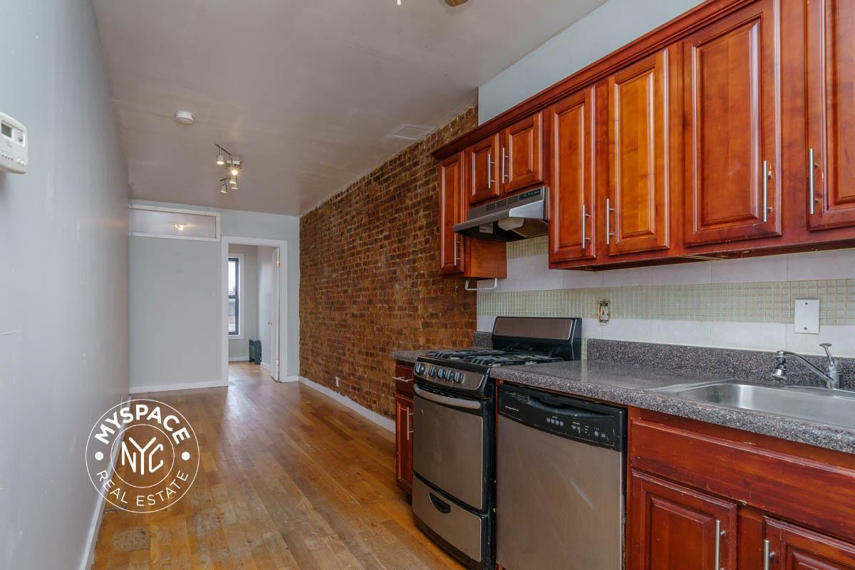 Primary Photo - 247-246 46th St