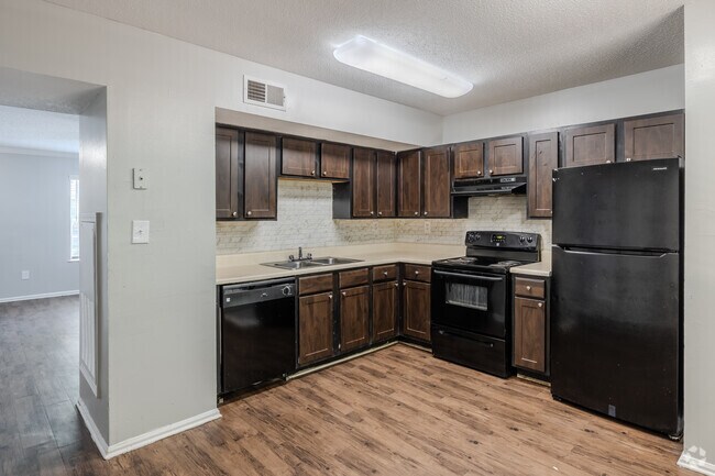 3HAB, 2,5BA - 1202 ft² - Cocina - Pointe South Townhomes