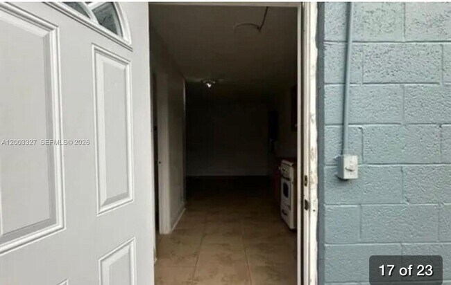 Foto del edificio - 48 SW 11th St