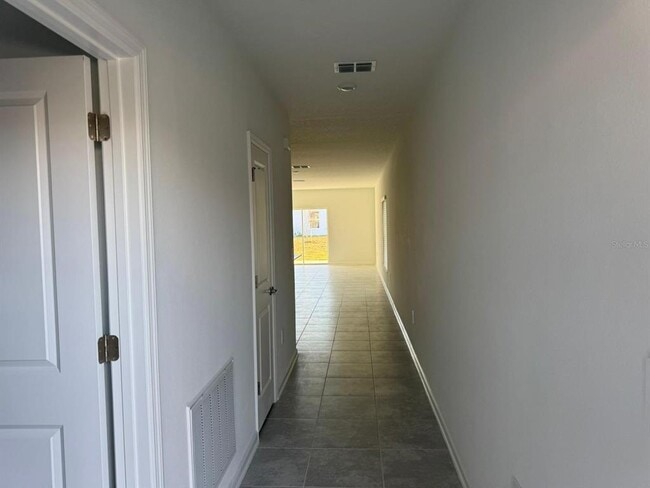 Building Photo - 2761 Armstrong Ave