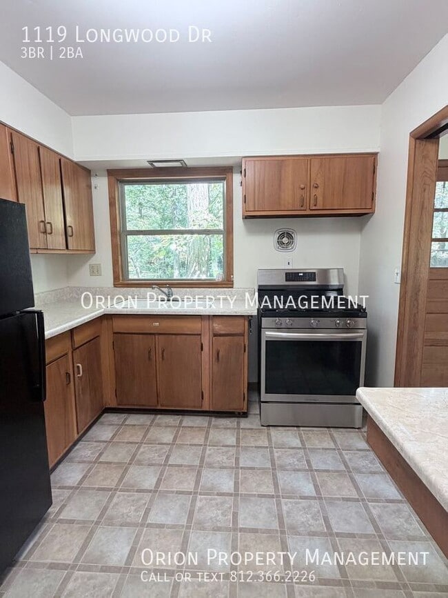 Building Photo - 1119 S Longwood Dr