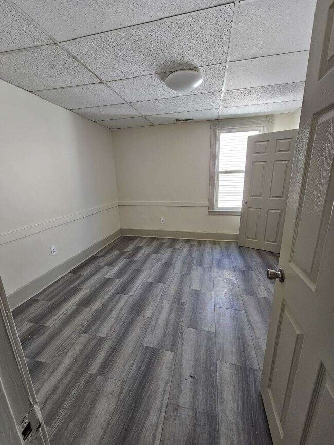 Building Photo - 58 Catharine St