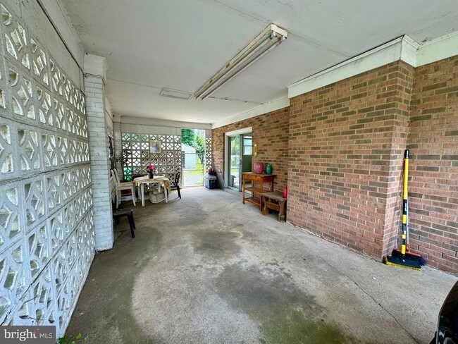 Building Photo - 9505 Fort Foote Rd
