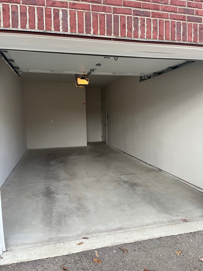 Building Photo - 2139 Devon Cir