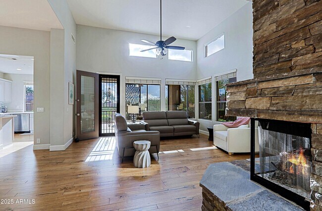 Foto del edificio - 6939 E Bramble Berry Ln