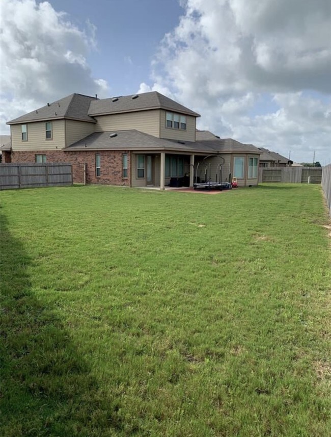 Foto del edificio - 8019 Bunch Grass Ln