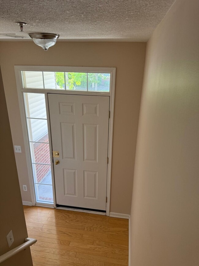 Building Photo - 28813 Cullen Dr